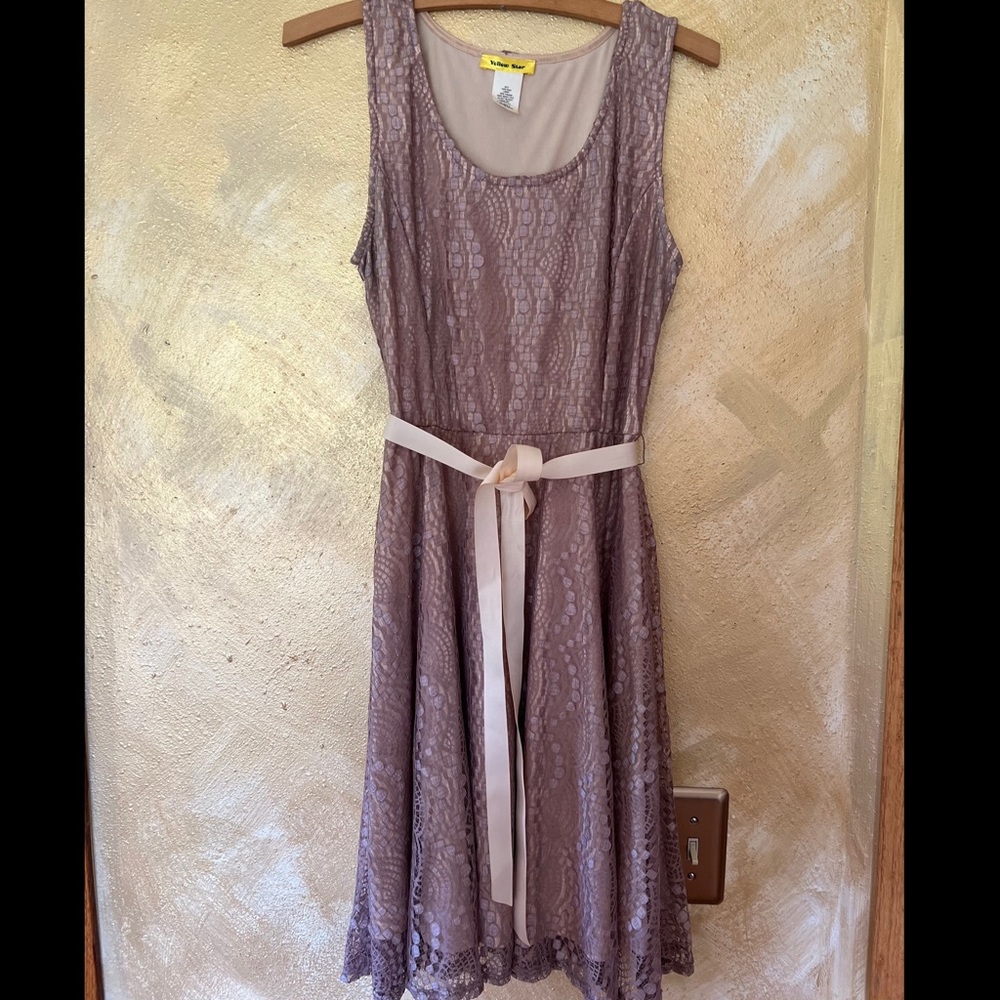 Tan / Mauve Lace Wedding Dress / size Large